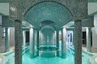 St George Beach Hotel & Spa Resort - Bãi biển