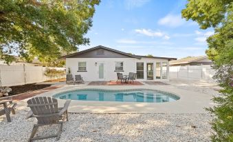 Sunny Palmetto Oasis: 4Br Home with Private Pool 4 Bedroom Home by RedAwning