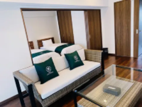 ＨＯＴＥＬ　Ｙ´ＲＩＳＥ　ＴＯ　ＵＲＡＳＯＥ 浦添のホテル