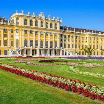 Hotel Pension Baron am Schottentor Отели рядом с достопримечательностью «Площадь Ратхаусплатц»