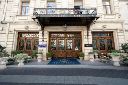 Sapphire City Hotel Отели рядом с достопримечательностью «Дворец Ширваншахов»
