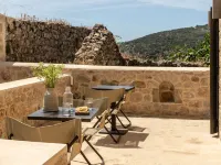 Korona Boutique Hotel Hotele w: Itilo