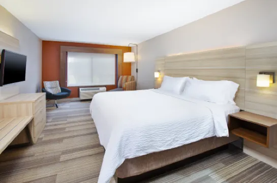 Holiday Inn Express & Suites ATHENS by IHG
