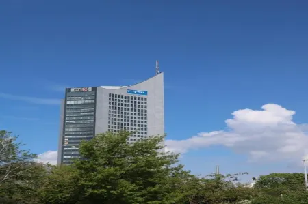 Good Morning + Leipzig Отели в г. Тауха