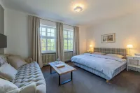 Hotel Waldhof auf Herrenland Hotels in Breitenfelde