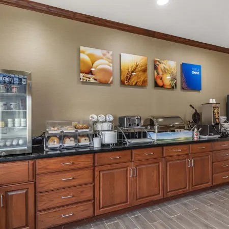 Comfort Inn & Suites Middletown - Franklin