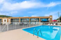 Days Inn by Wyndham Clayton Hotels in Rabun County