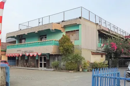 Hotel Rafflesia Tanjung Enim Отели в г. Tanjung Enim