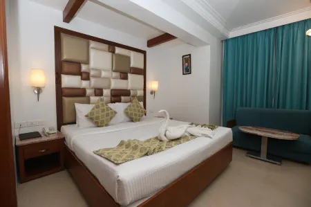 Hotel Karai Отели рядом с достопримечательностью «Sri Aabath Sagaya Anjaneya Swamy Alayam»