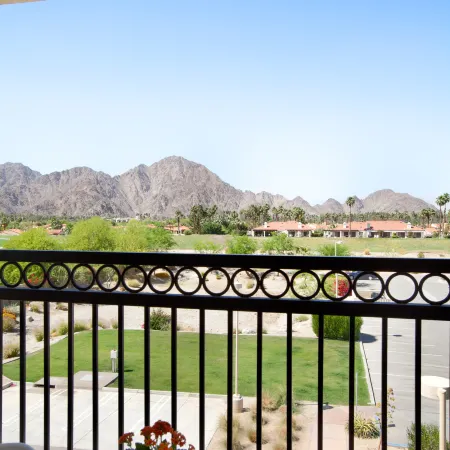 Embassy Suites by Hilton la Quinta Hotel & Spa