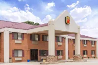 Super 8 by Wyndham Eddyville/Kuttawa Hotels in Kuttawa