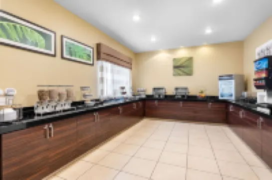 Sleep Inn & Suites West-Near Medical Center