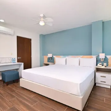 Vista Express Guadalajara Expo SureStay Collection by BW