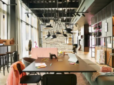 モクシー エディンバラ エアポート エディンバラのホテル