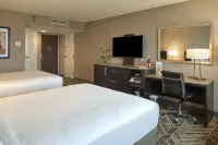 Hilton Cincinnati Airport فنادق في Florence