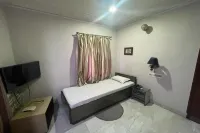 Hotel Capella Hotels in Kolkata