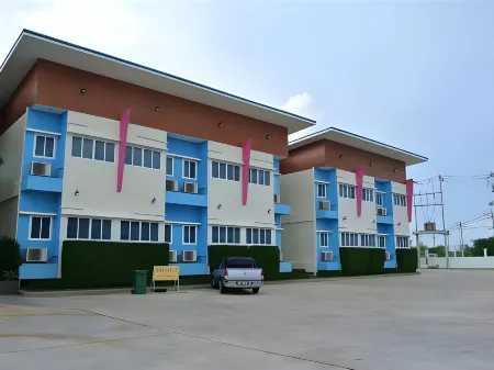 Baan Ingna Resort Hotel Отели в г. Mueang Chaiyaphum