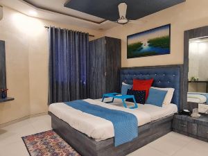 Hotel Mari Aai Residency