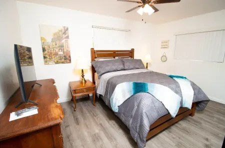 Fairy God Mother's House with Pool near Arcadia and Old Town Scottsdale Отели рядом с достопримечательностью «Гора Кеймелбек»