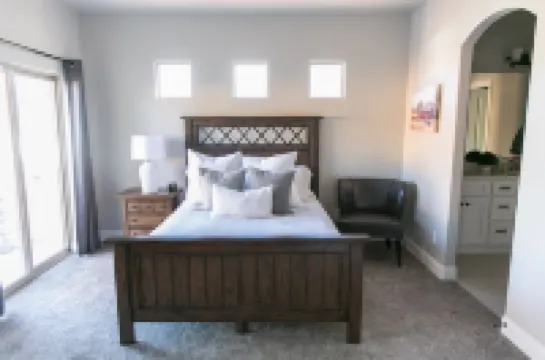 Beautiful Zion Village Townhome next to Clubhouse