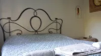 VILLA FRANCOIS a few meters from the main street of Torre Annunziata