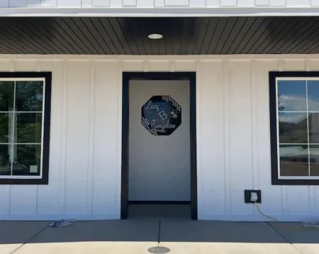 Lazy B Bungalow of Zion W