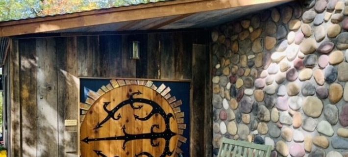 Cedar Bluff Hobbit House - Lake View, 3 private gated acres Ξενοδοχεία στην πόλη Washington County