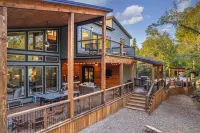 Unwind, Play, and Make Memories — Your Perfect Getaway Awaits! Beautiful Creek! - 5-Star