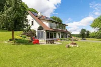 Toymaker Farm: Bright Private Oasis in Saugerties