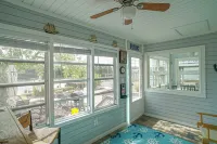 Waterfront 4/2 House w/Boat Dock & Cottage. Bring Your Boat!