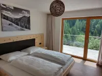 New opening June 2022 - Chalet tree house with private whirlpool Hotels in Vintl