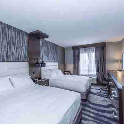 DoubleTree by Hilton North Charleston Convention Center Rooms