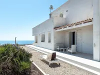 Beachfront villa with pool and spectacular views of Capo Passero Island