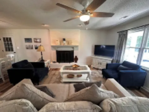 Seaside Serenity: Your Perfect Beach Getaway 15 Min for Sunset Beach