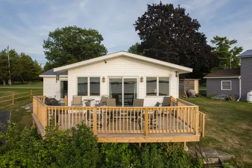 Lakehouse at Pillar Point on Lake Ontario, a relaxing home with stunning sunsets