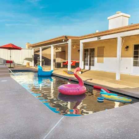 Game Room/ Pool and Jacuzzi Cozy Home in Yuma