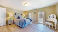 Cozy Waterfall Home | Close to All Mountains/Hikes