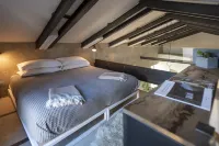 ROSTAGNI 1834: BEAUTIFUL APT IN VILLA WITH POOL IN THE BAROLO REGION