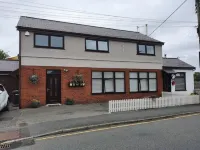 Yr Hen WeithdyThe Old Workshop) Ll728hd, Sleeps 4 Only. Hotels in Moelfre