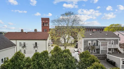 Renovated Water Haus ⎥ +8 beds ⎥ Historic Waterfront
