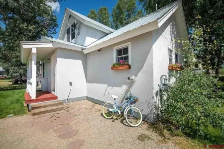 Fully Renovated In-Town Family-Friendly Home Отели в г. Крестед-Батт