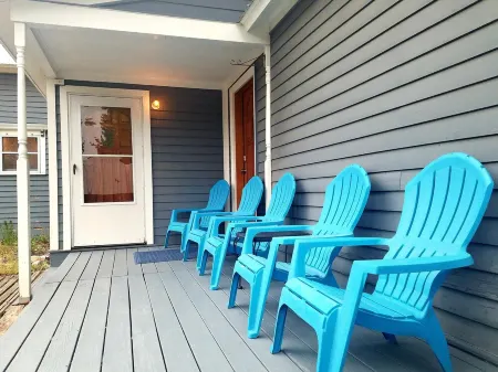 Gowdy Apartment. Fenced yard pet friendly , modern, clean. Gowdy Properties