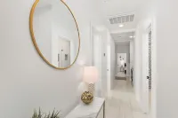 Chandler Court Getaway by GPM - Private Pool + Games + More! Walk to Festivals
