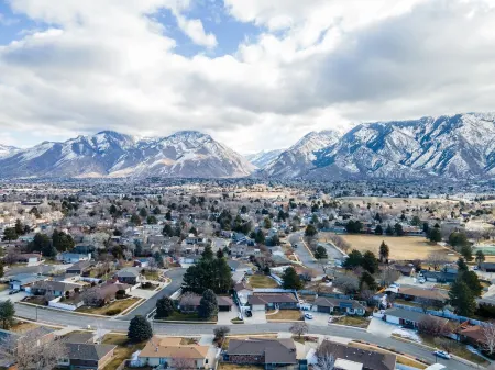 The Sandy Sunset Retreat- with outdoor sauna and hot tub