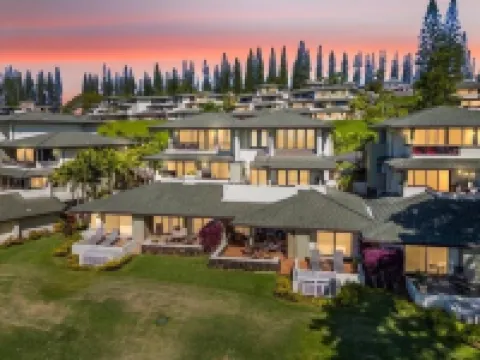Walk to Kapalua Bay Beach, New 3Br & 4BA Bespoke Golf Villa, Ocean & Golf Views