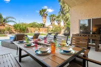 NEW! Mountain Views, Saltwater Pool&Spa, Firepit and Outdoor BBQ and bar area