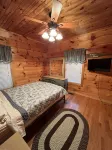 Rustic Escape on Lake Hartwell - Pet Friendly, Kayaks and Paddleboards Provided!