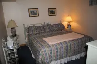 Lovely Lake House in Maidstone Vermont with Hot Tub