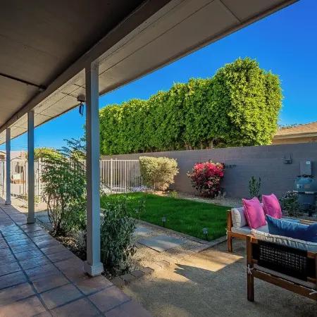 Warm Winter Oasis, Heated Pool & Family Fun