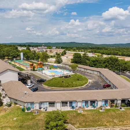 Lakeview Lodge - Getaways at Kimberling Crossing